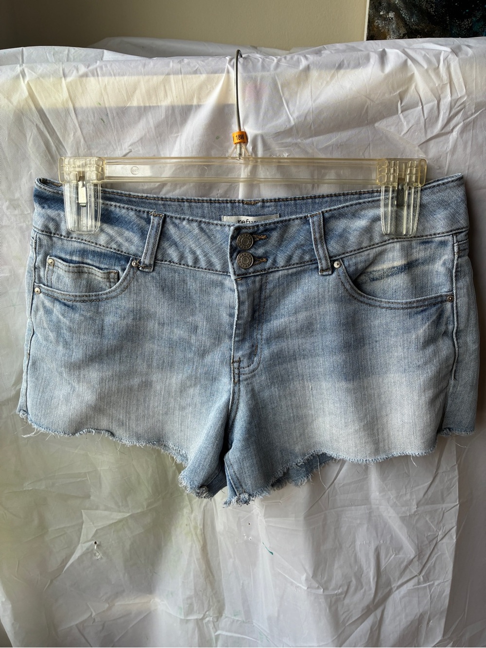Refuge- Light Wash Denim Women’s Shorts 10